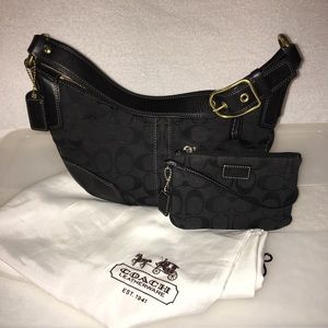 💣PERFECT LITTLE BLACK COACH SIGNATURE WRISTLET💣